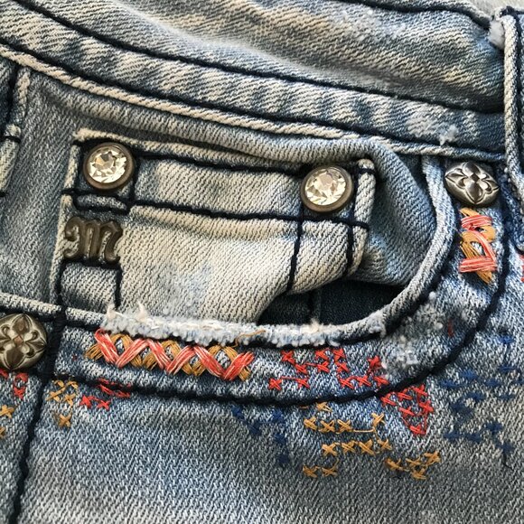 Miss Me Cuffed Capri Jeans Women 28 Blue Low Rise Distressed Embroidered 17200 - Picture 13 of 15